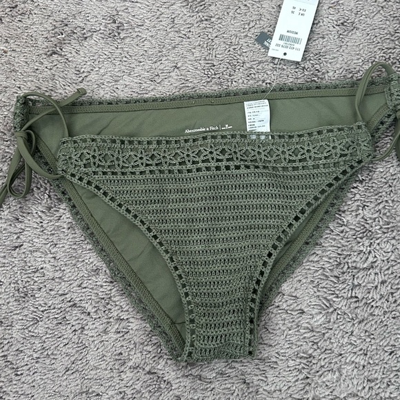 ABERCROMBIE AND FITCH crochet swim bottom. Original Cheeky. Size medium. NWT - Picture 1 of 5